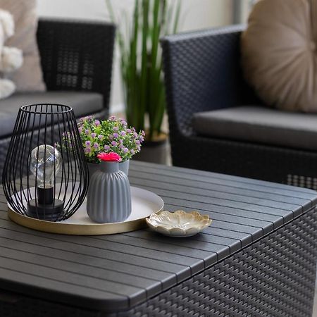 Deluxe Apartment Wronia 45 With Ac, Parking & Balcony By Renters Prestige Varsavia Esterno foto