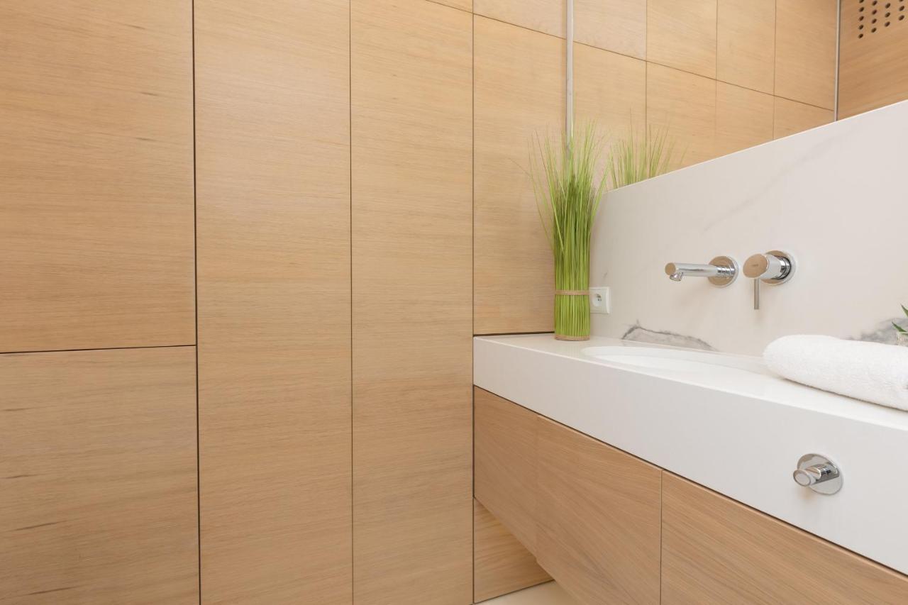 Deluxe Apartment Wronia 45 With Ac, Parking & Balcony By Renters Prestige Varsavia Esterno foto