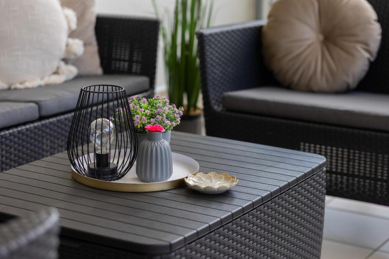 Deluxe Apartment Wronia 45 With Ac, Parking & Balcony By Renters Prestige Varsavia Esterno foto