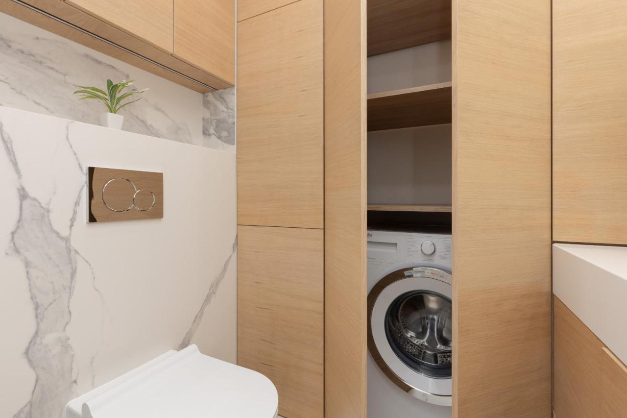 Deluxe Apartment Wronia 45 With Ac, Parking & Balcony By Renters Prestige Varsavia Esterno foto